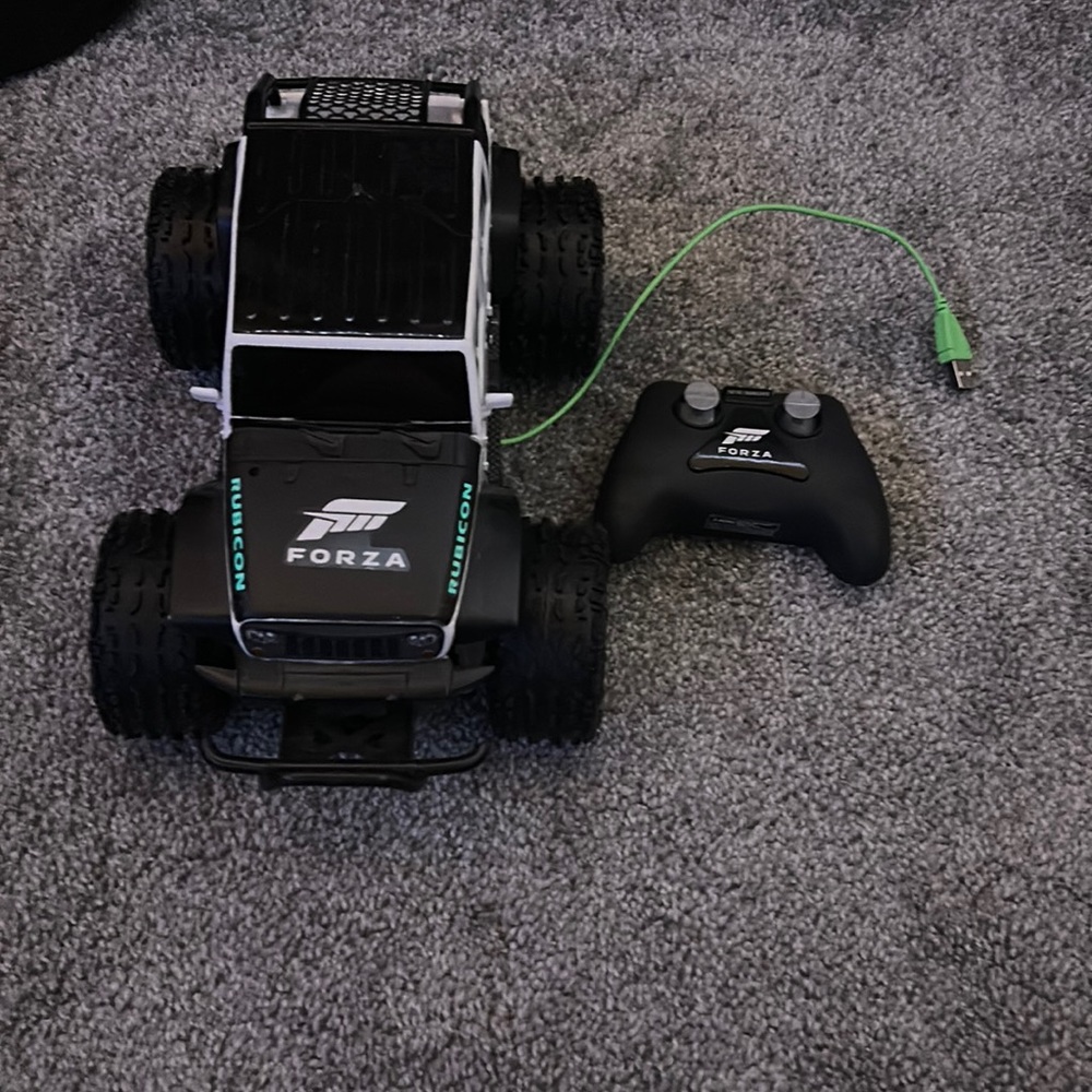 Forza remote control car with controller and charger